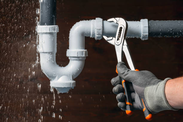 Professional Leak Detection technician working in Kingsbury, TX